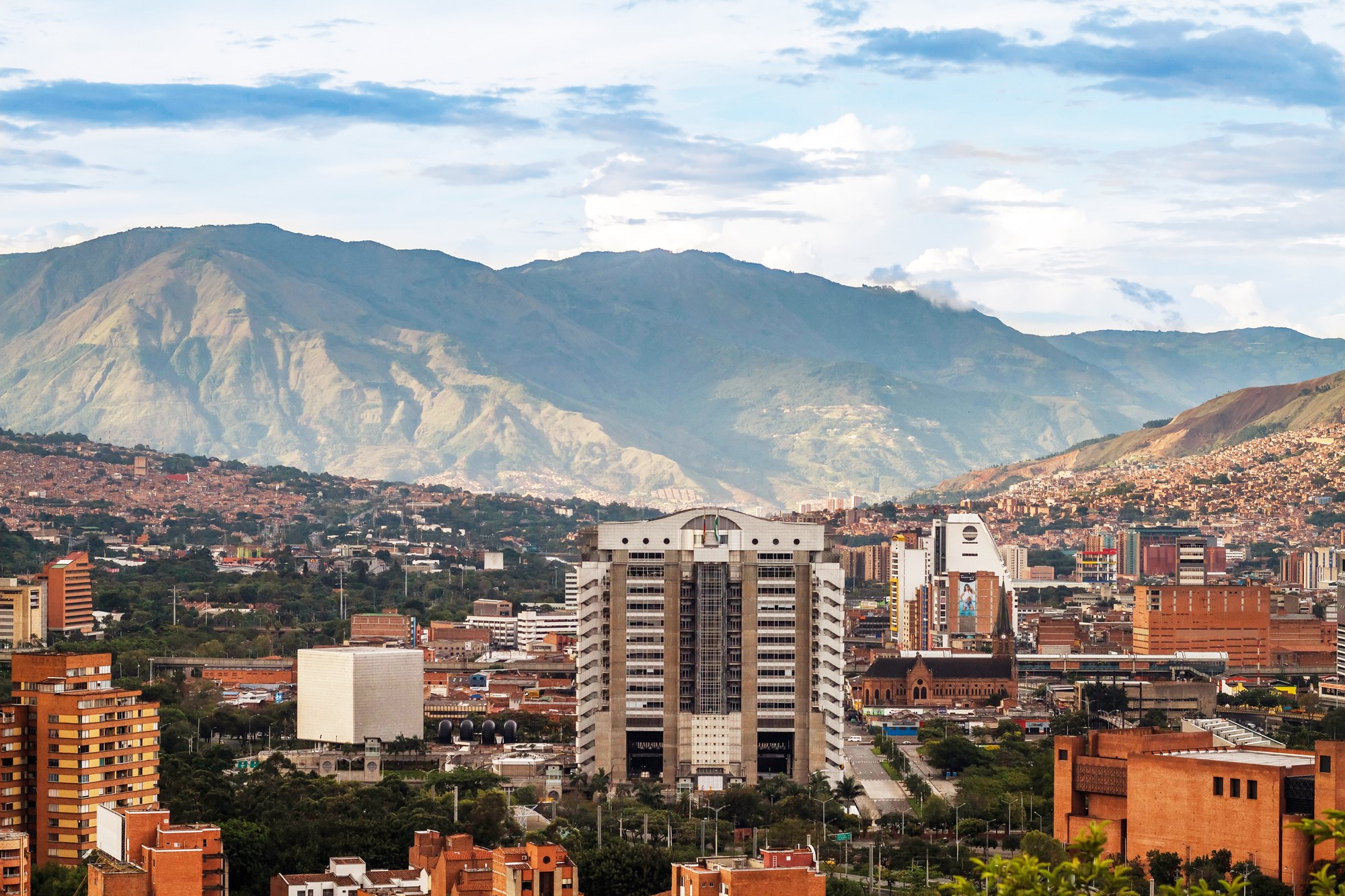 Город медельин. Медельин (Колумбия). Медельин Колумбия 1980. Medellin город. Медельин город вечной весны.